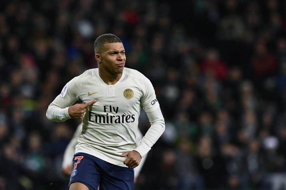 TA记者发文谈萨拉赫“自私”，前队友留言驳斥：这种情况从未发生